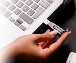 Verbatim 32GB V3 USB 3.2 Gen 1 USB Sürücü - 4